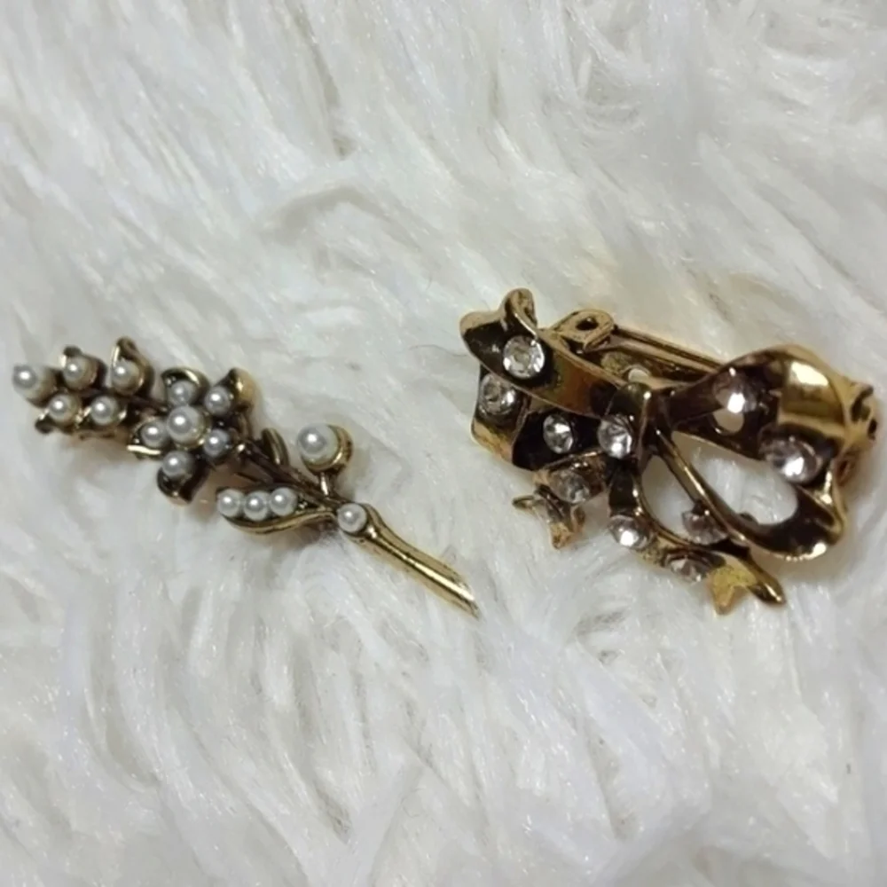 Antiqued Pearly Bow & Breath Mini Collar P…